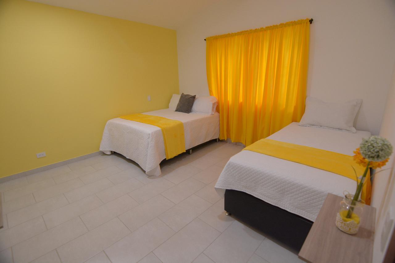 Apartamentos Amoblados Laureles Estadio Medellin Casa Margarita Zewnętrze zdjęcie